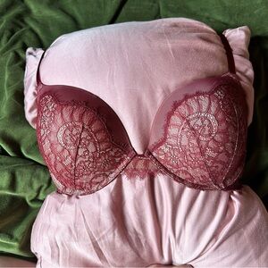 Victoria’s Secret maroon bra 34 DDD